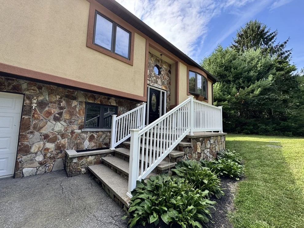 Unit for sale at 1174 Old Fall River Rd, Dartmouth, MA 02747