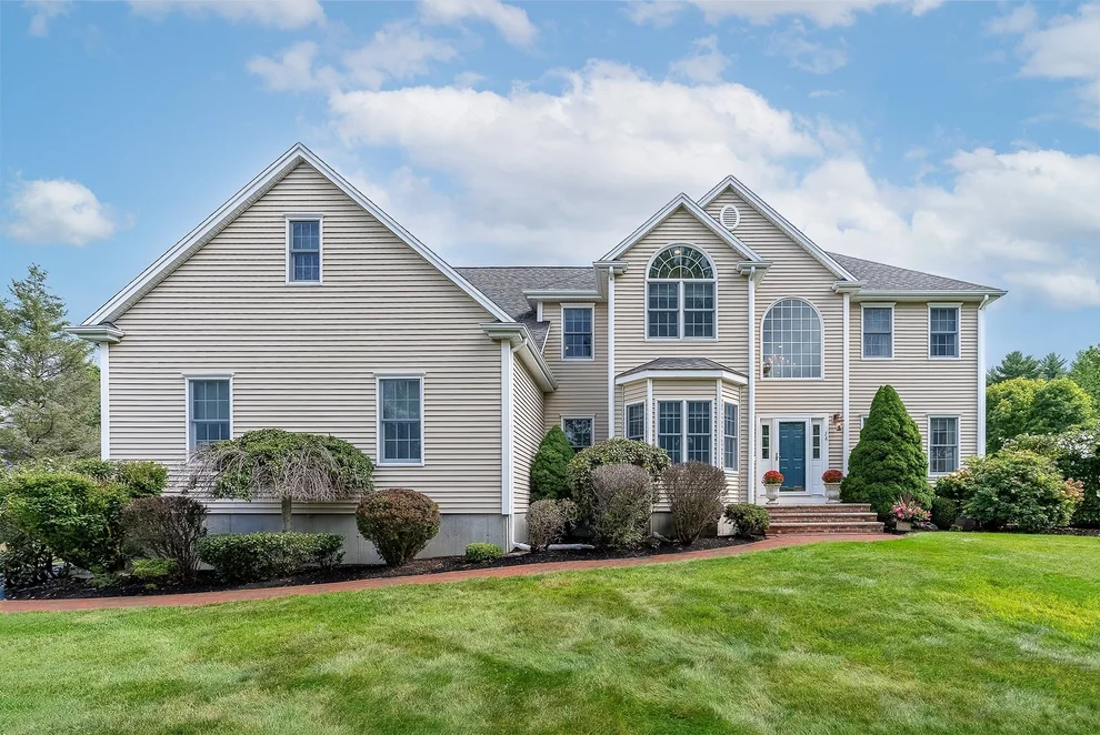 Unit for sale at 16 Ridgeview Lane, Mansfield, MA 02048