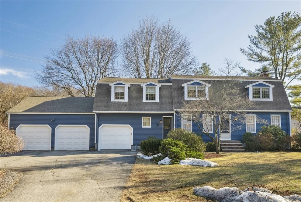 Unit for sale at 2 Woodpark Circle, Lexington, MA 02421