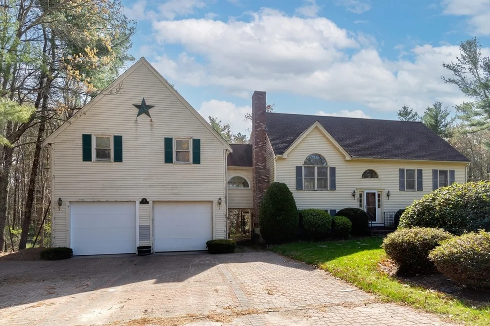 Unit for sale at 20 Dinahs Way, Wareham, MA 02571