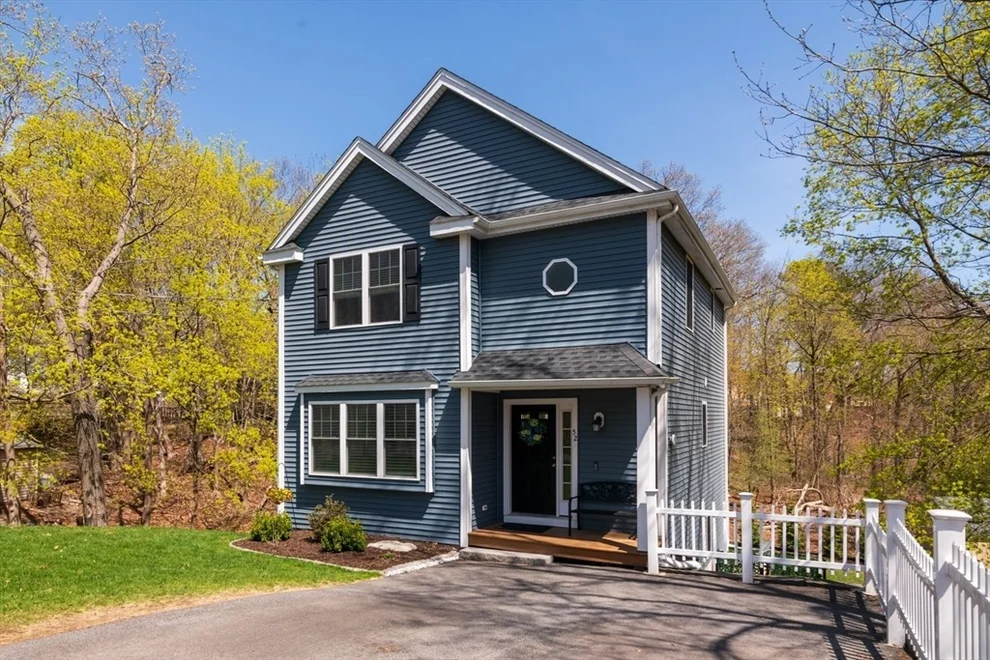 Unit for sale at 52 Lakehurst Ave, Weymouth, MA 02189