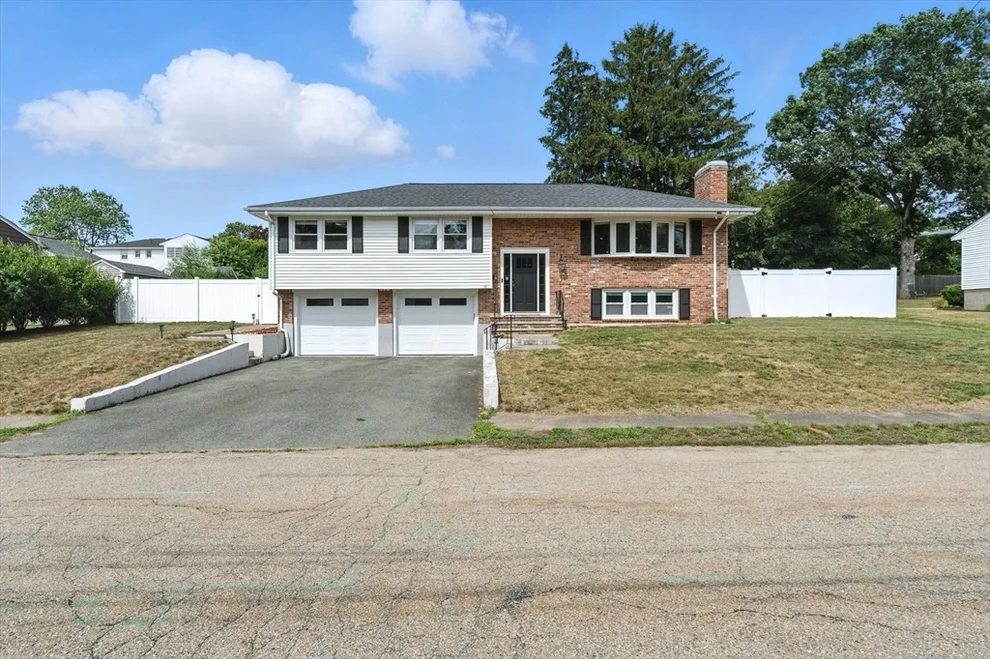 Unit for sale at 66 Robinwood Rd, Norwood, MA 02062