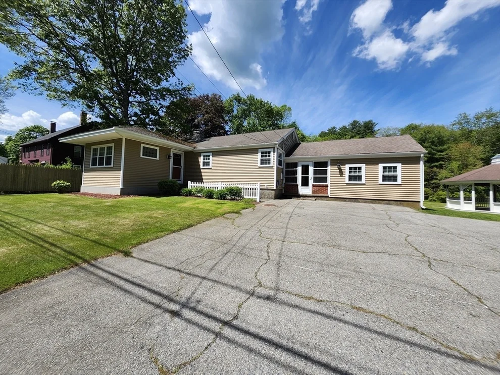 Unit for sale at 16 Hough Rd, Sutton, MA 01590