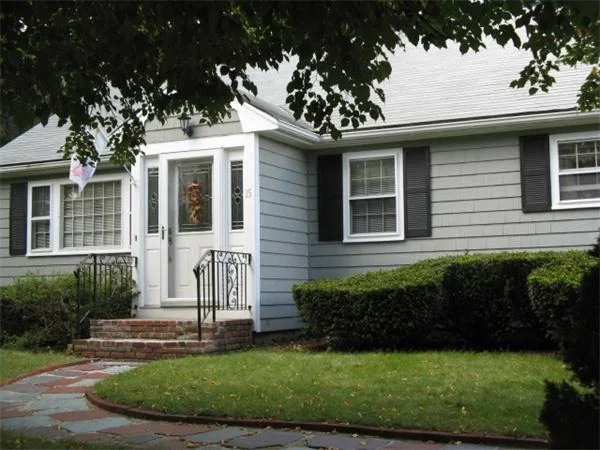 Unit for sale at 15 Lydon Ln, Kingston, MA 02364
