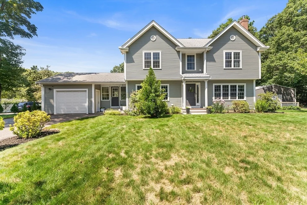 Unit for sale at 33 S Walnut St, Mansfield, MA 02048