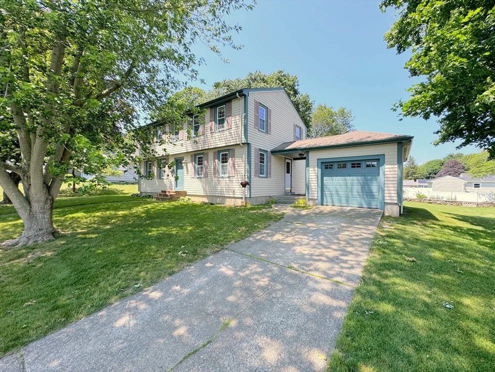 Unit for sale at 260 Kaufman Rd, Somerset, MA 02726
