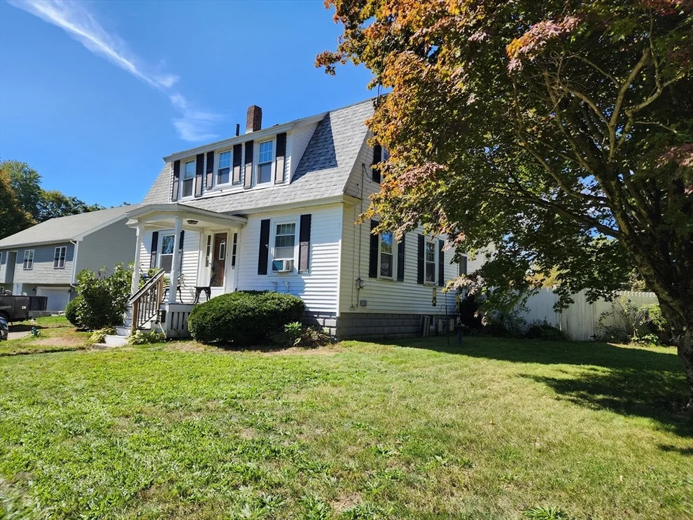 Unit for sale at 17 Davis St, Taunton, MA 02780