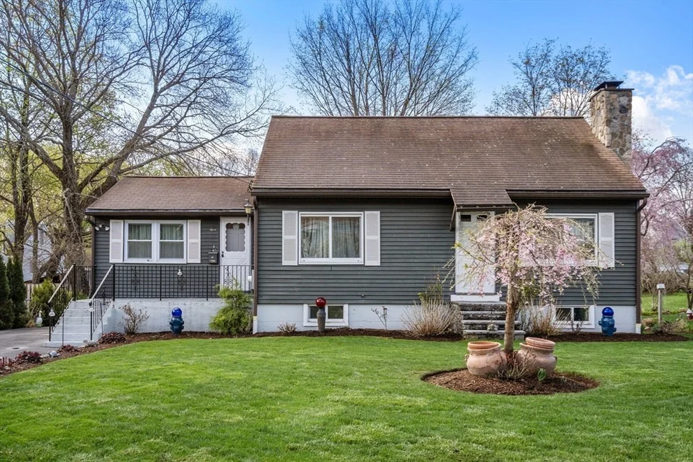 Unit for sale at 40 Manor Rd, Shrewsbury, MA 01545