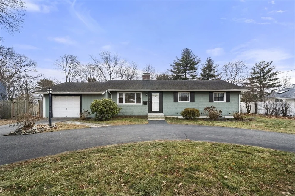 Unit for sale at 276 Oak St, Brockton, MA 02301