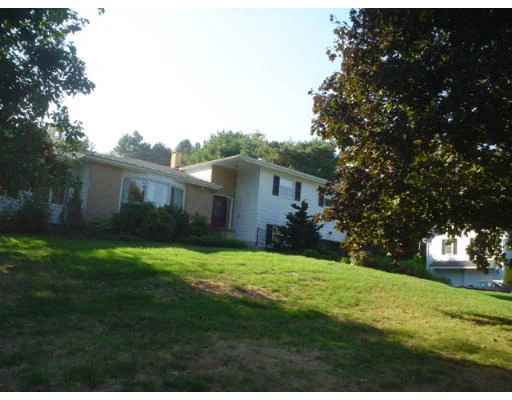 Unit for sale at 172 Central Park Dr, Holyoke, MA 01040