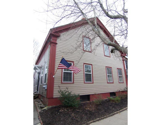 Unit for sale at 25 Oakland St, Newburyport, MA 01950