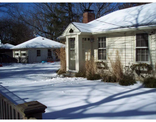 Unit for sale at 10 Morses Pond Rd, Wellesley, MA 02482