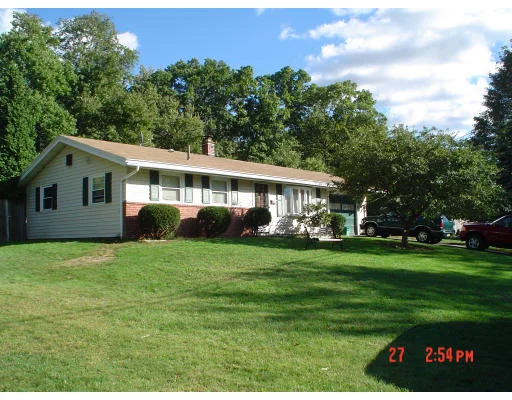 Unit for sale at 125 Keswick Rd, Brockton, MA 02302