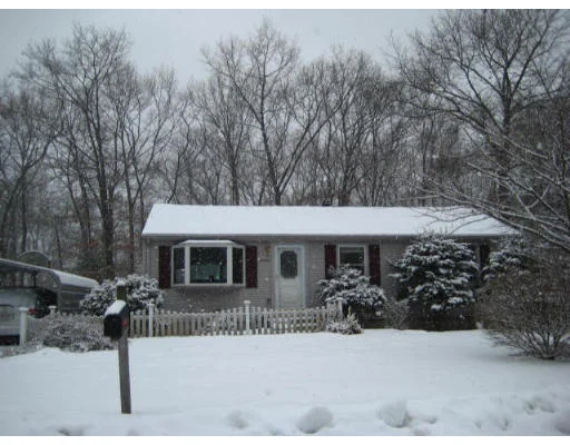 Unit for sale at 13 Droy Circle, Easthampton, MA 01027