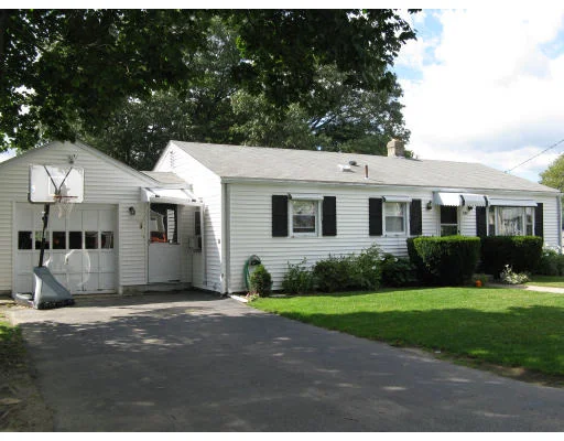 Unit for sale at 198 Iroquois Road, Cumberland, RI 02865