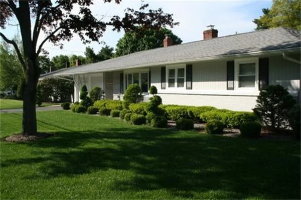 Unit for sale at 18 Wentworth Rd, Canton, MA 02021