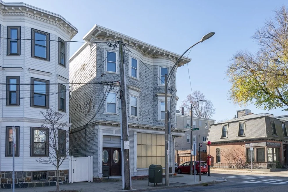 Unit for sale at 921-923 E Broadway, Boston, MA 02127