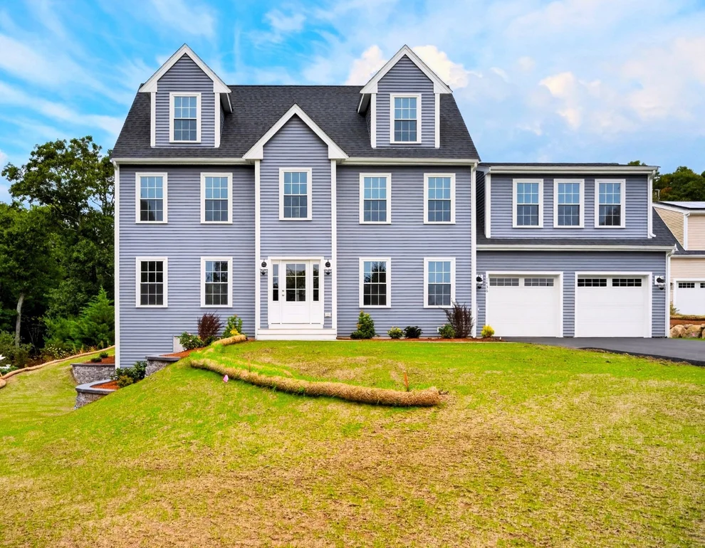 Unit for sale at 1436 Old Sandwich Rd, Plymouth, MA 02360