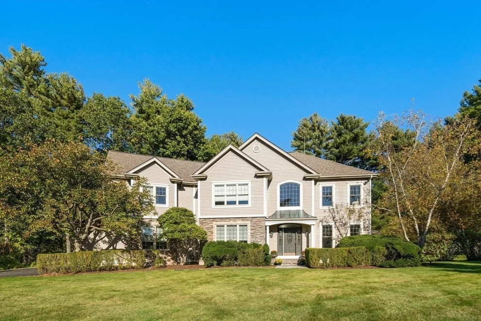 Unit for sale at 7 Pettee's Pond Lane, Walpole, MA 02081