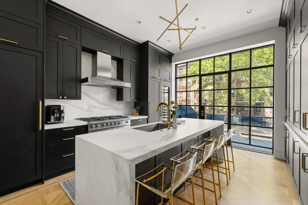 Unit for sale at 21 Claremont Park, Boston, MA 02118