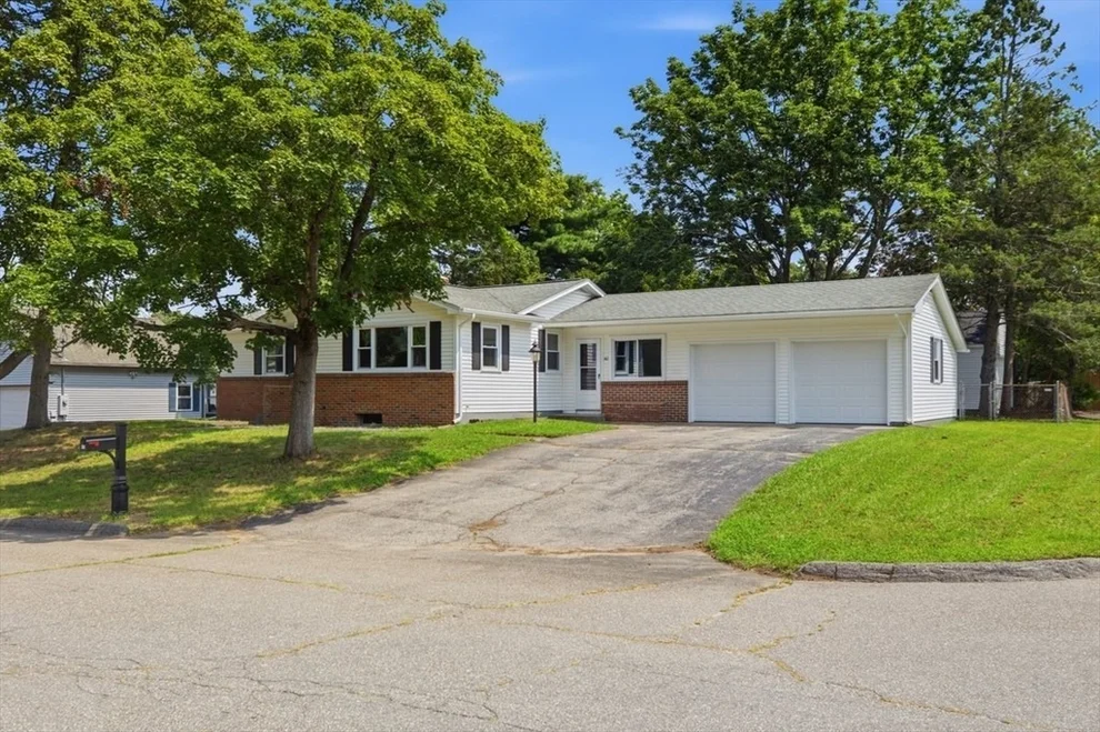 Unit for sale at 142 Olko Circle, Chicopee, MA 01020