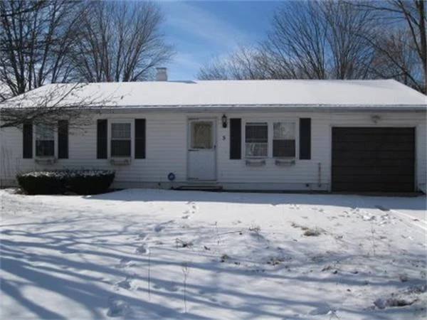 Unit for sale at 5 Reilly Ave, Blackstone, MA 01504