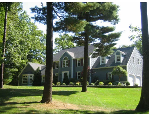 Unit for sale at 7 Butternut Drive, Sutton, MA 01590