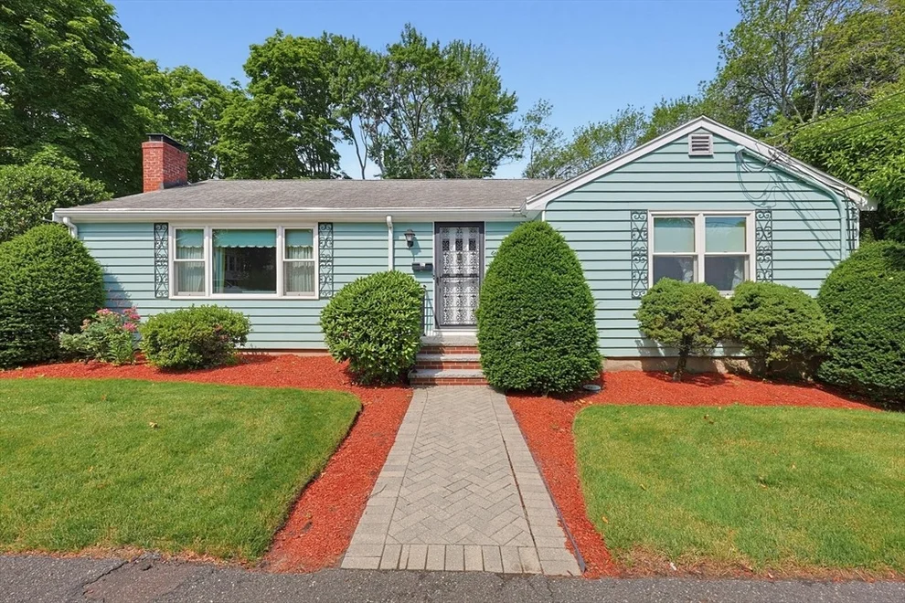 Unit for sale at 11 Preston St, Wakefield, MA 01880