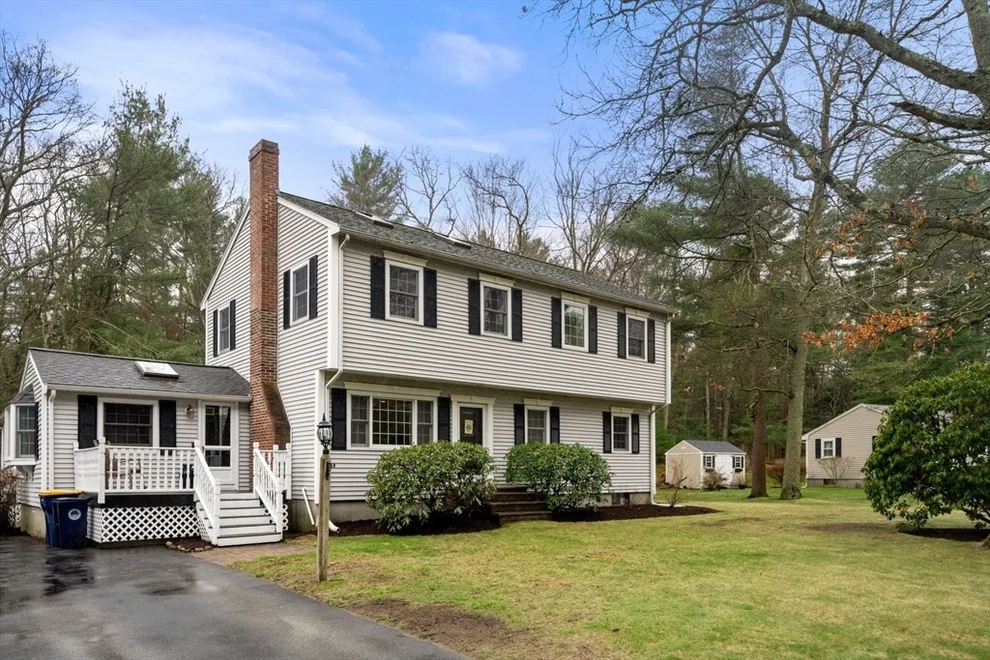 Unit for sale at 164 Grove St, Norwell, MA 02061
