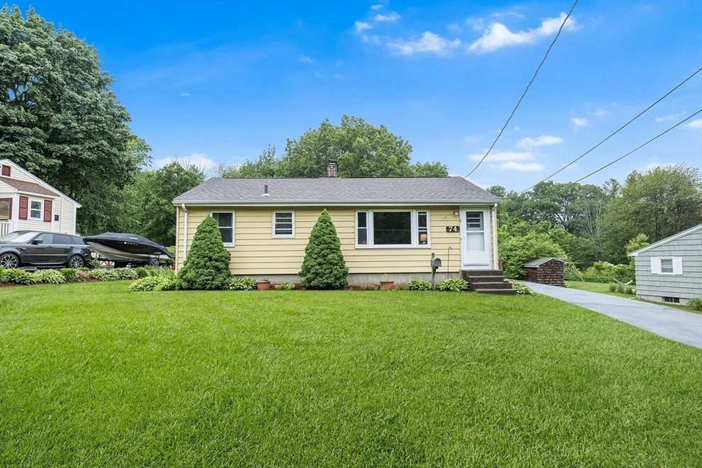 Unit for sale at 74 Wyoming Dr, Holden, MA 01520