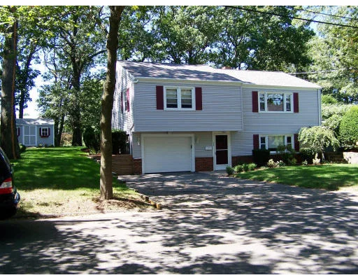Unit for sale at 33 Sterling Ave, Saugus, MA 01906