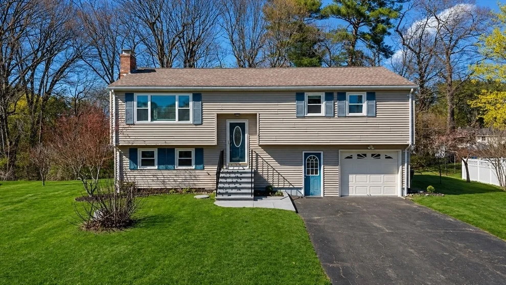 Unit for sale at 3 Lark Dr, Hudson, MA 01749