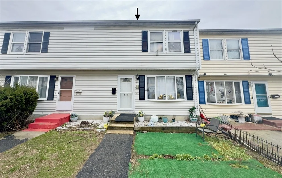 Unit for sale at 21-7 Rice Ln, Worcester, MA 01604