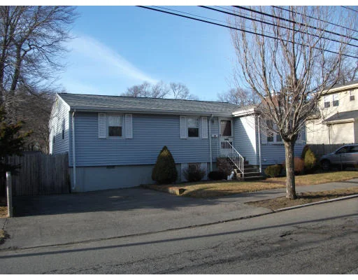 Unit for sale at 31 Dartmouth St, Lynn, MA 01904