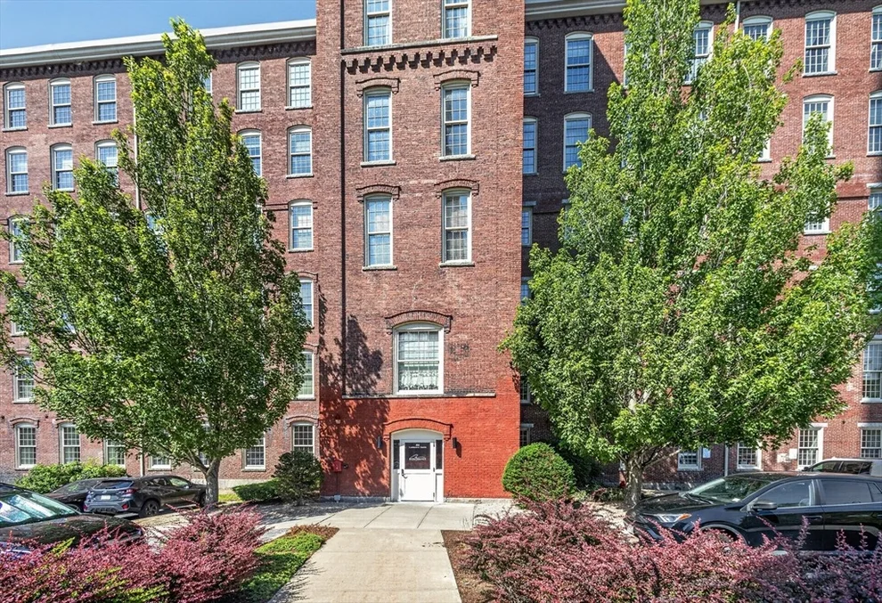 Unit for sale at 52 Lawrence Dr., Lowell, MA 01854