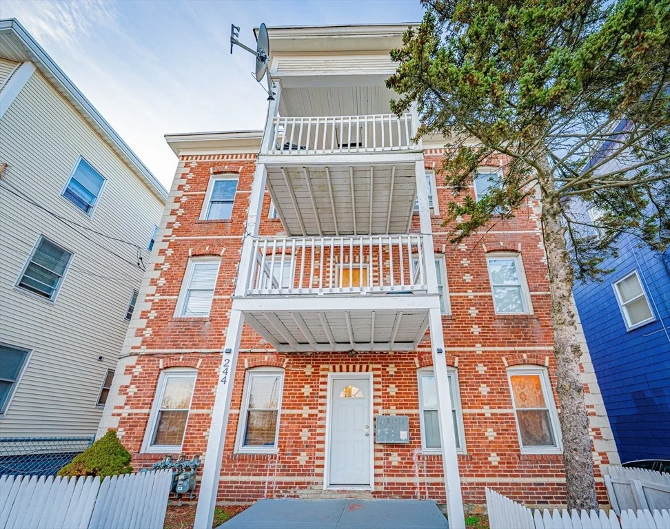 Unit for sale at 244 E Haverhill, Lawrence, MA 01841