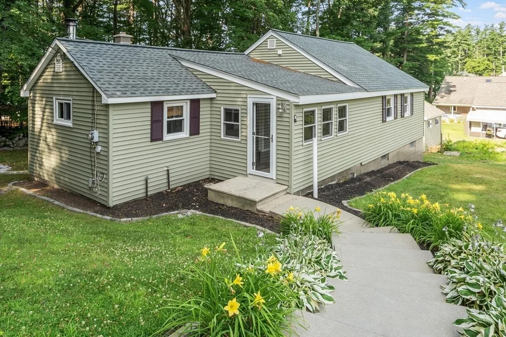Unit for sale at 6 Winters Drive, Westminster, MA 01473