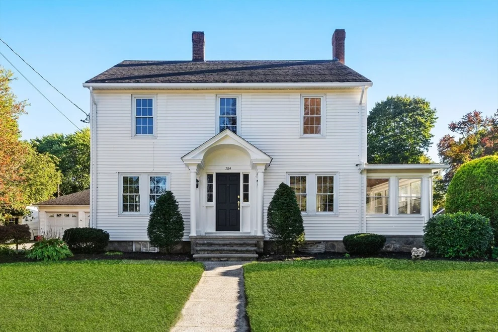 Unit for sale at 784 Victory Hwy, North Smithfield, RI 02896