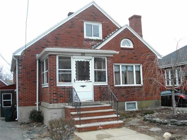 Unit for sale at 328 Jefferson Ave, Salem, MA 01970