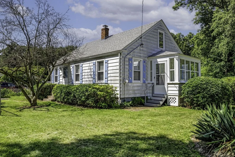 Unit for sale at 154 Lamont St, Springfield, MA 01119