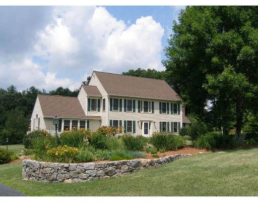Unit for sale at 9 Jordan Rd, Hopkinton, MA 01748