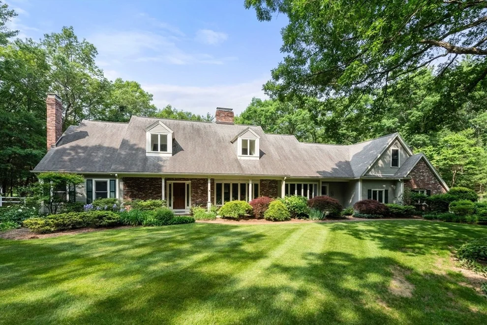 Unit for sale at 8 Pleasant Street, Dover, MA 02030