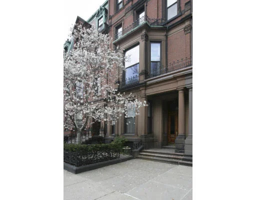 Unit for sale at 263 Commonwealth Ave, Boston, MA 02116