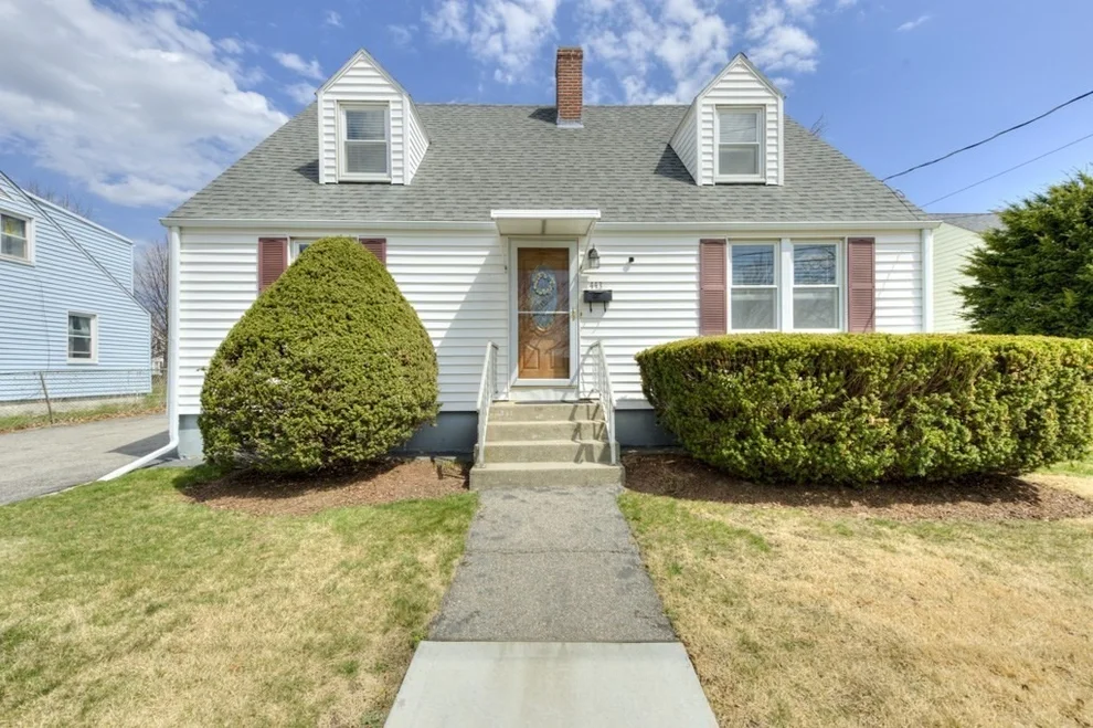 Unit for sale at 443 Burncoat St, Worcester, MA 01606