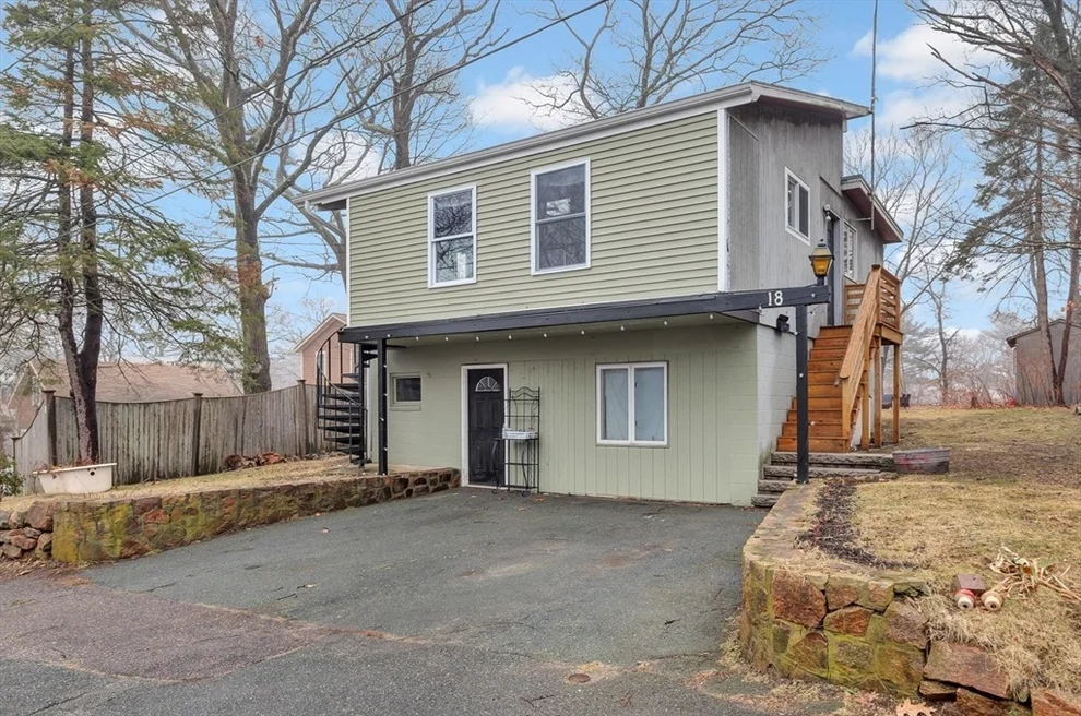 Unit for sale at 18 Lyndale Ave, Gloucester, MA 01930