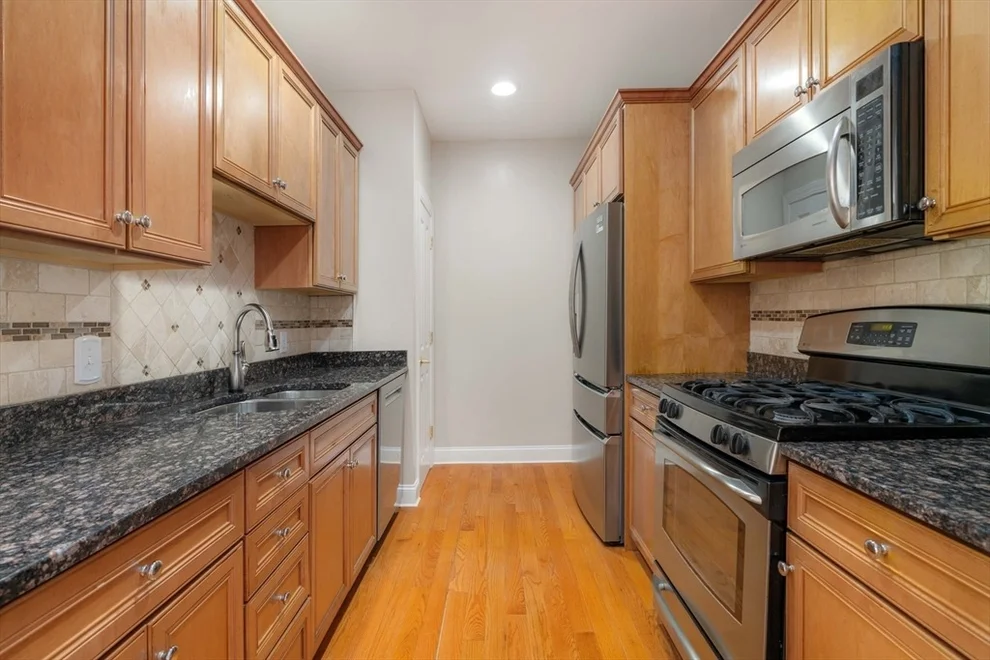 Unit for sale at 248 Albion St, Wakefield, MA 01880