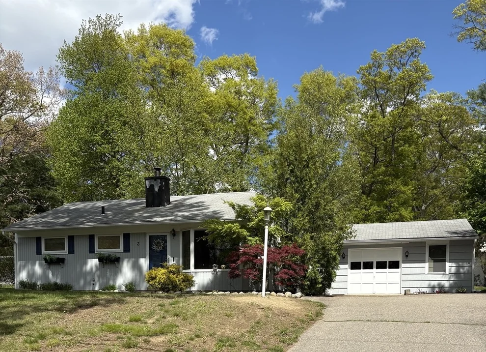Unit for sale at 3 Crestwood Ave, Plainville, MA 02762