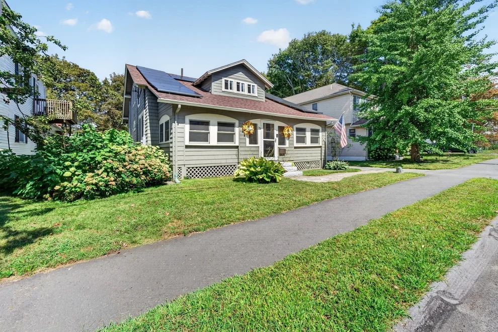 Unit for sale at 33 Union St, North Andover, MA 01845