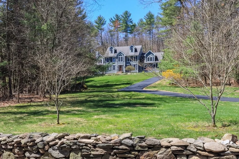 Unit for sale at 515 Old Dunstable Rd, Groton, MA 01450