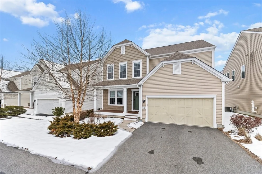 Unit for sale at 12 Chestnut Crk, Weymouth, MA 02190